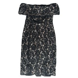 Black and créame cocktail dress size 8, off the shoulder Eliza J brand
